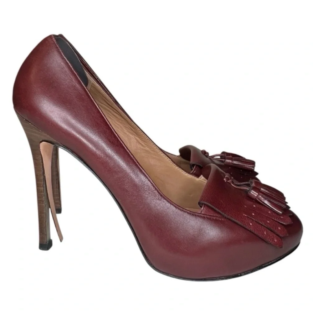 Ann Taylor Kiltie tassel cranberry wine red leather heel size 8.5-flaw